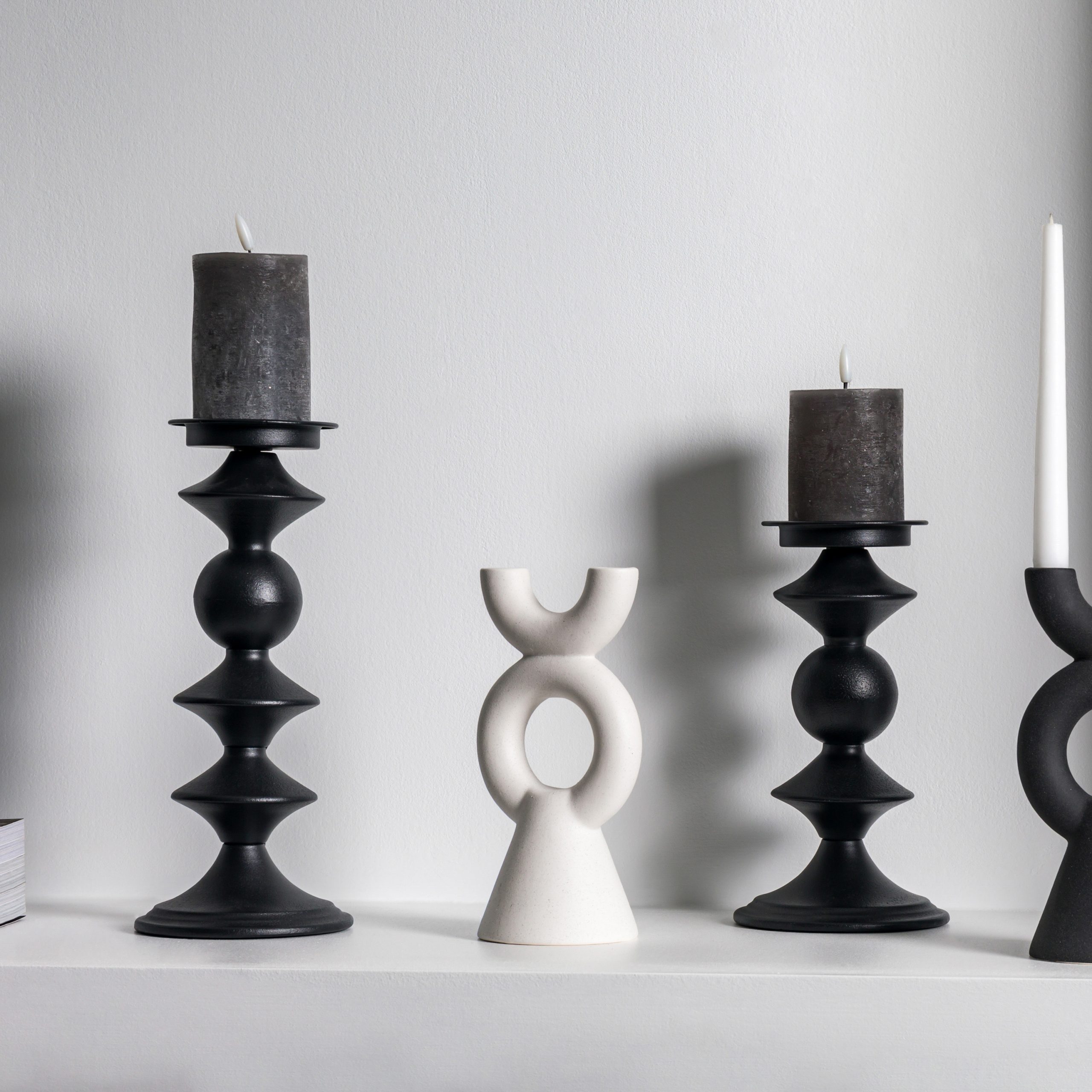 Gallery Direct Sutton Pillar Holder Black Small