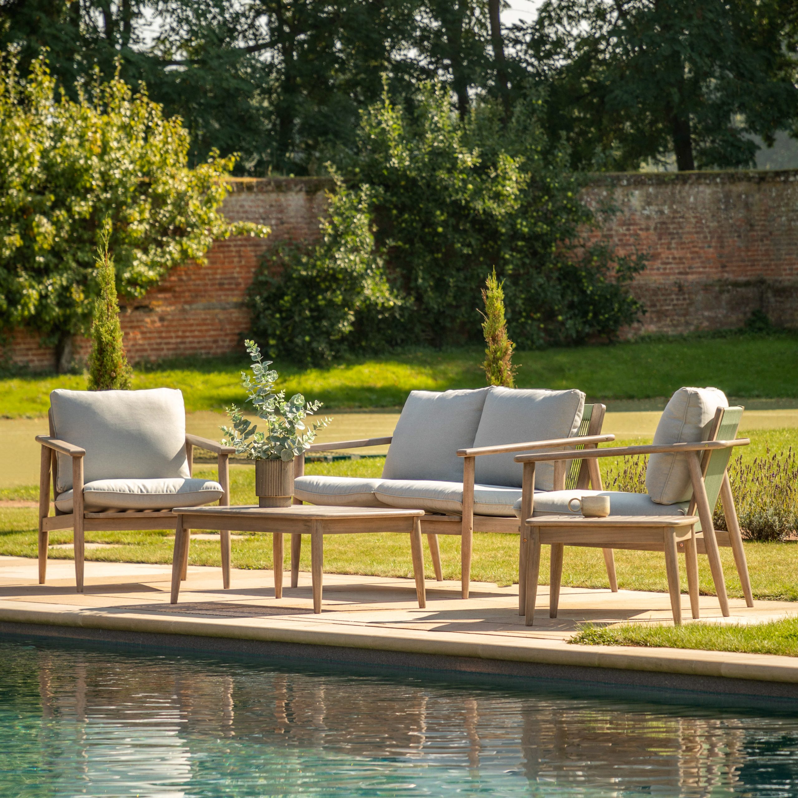 Gallery Outdoor Corsica Lounge Set | Shackletons