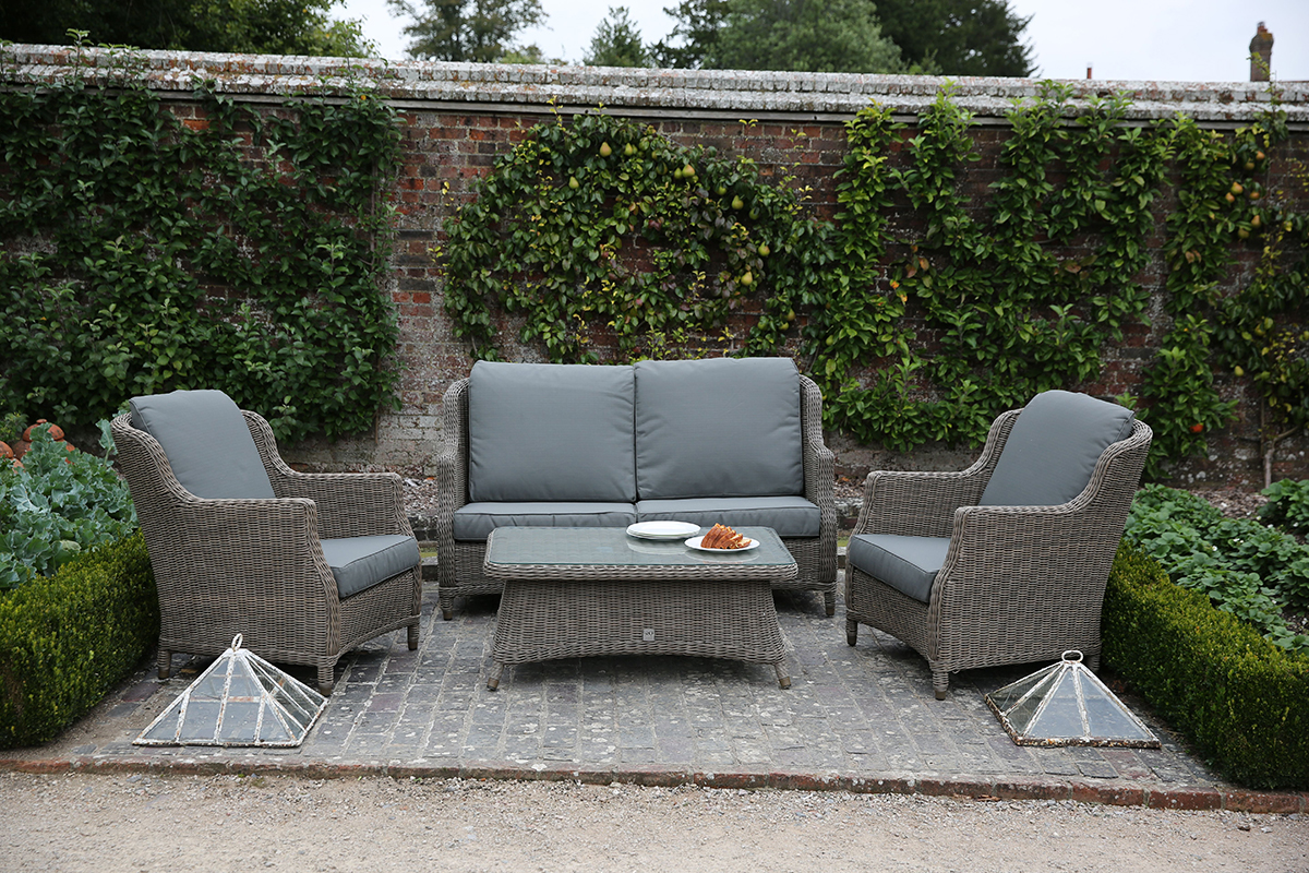 4 Seasons Outdoor Brighton Lounge Set with Footstool in Pure Weave