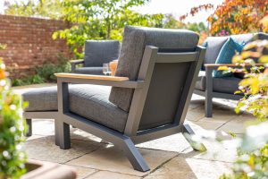 4 Seasons Outdoor Capitol Lounge Set with Footstool | Shackletons